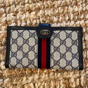Authentic Gucci wallet/clutch